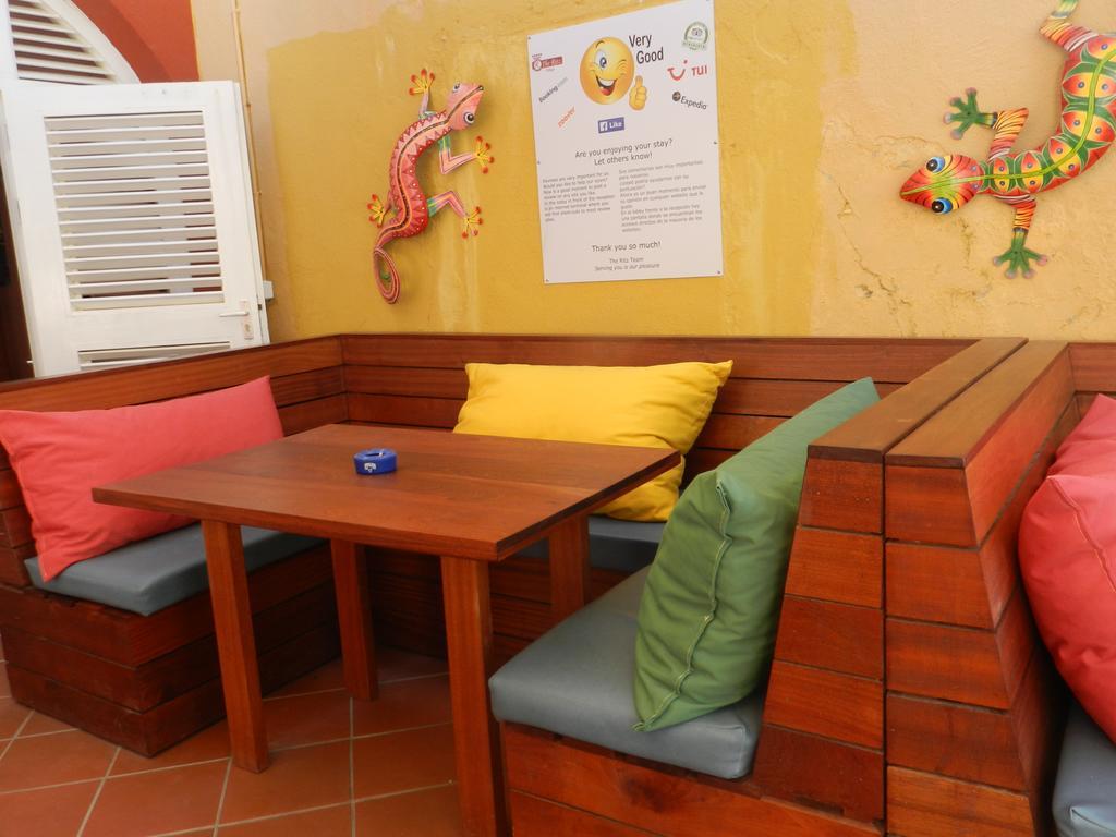 The Ritz Hostel Вилемстад Екстериор снимка