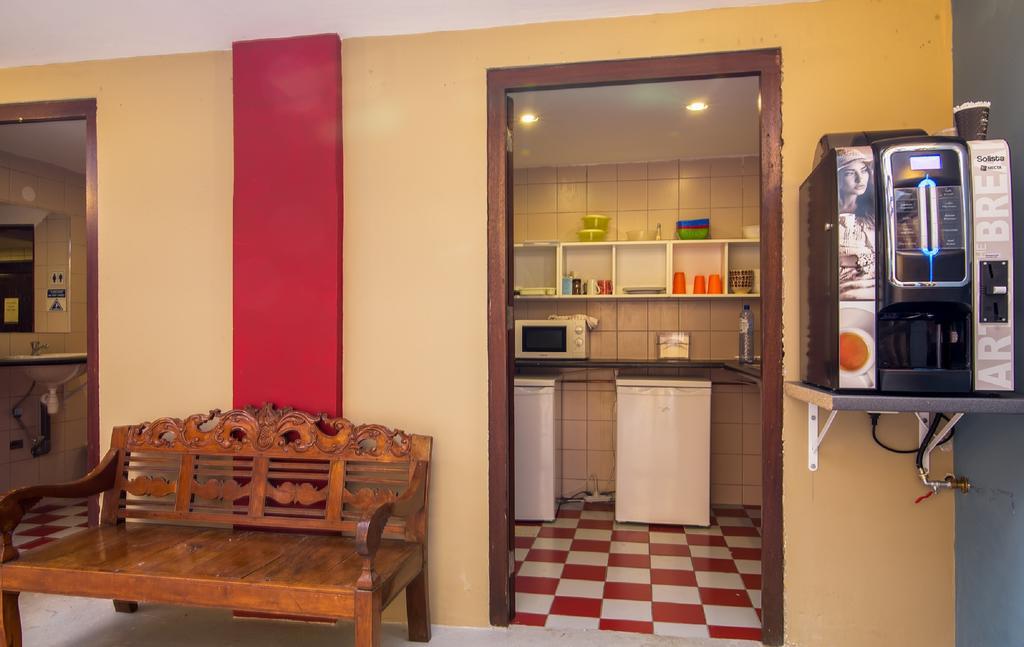 The Ritz Hostel Вилемстад Екстериор снимка