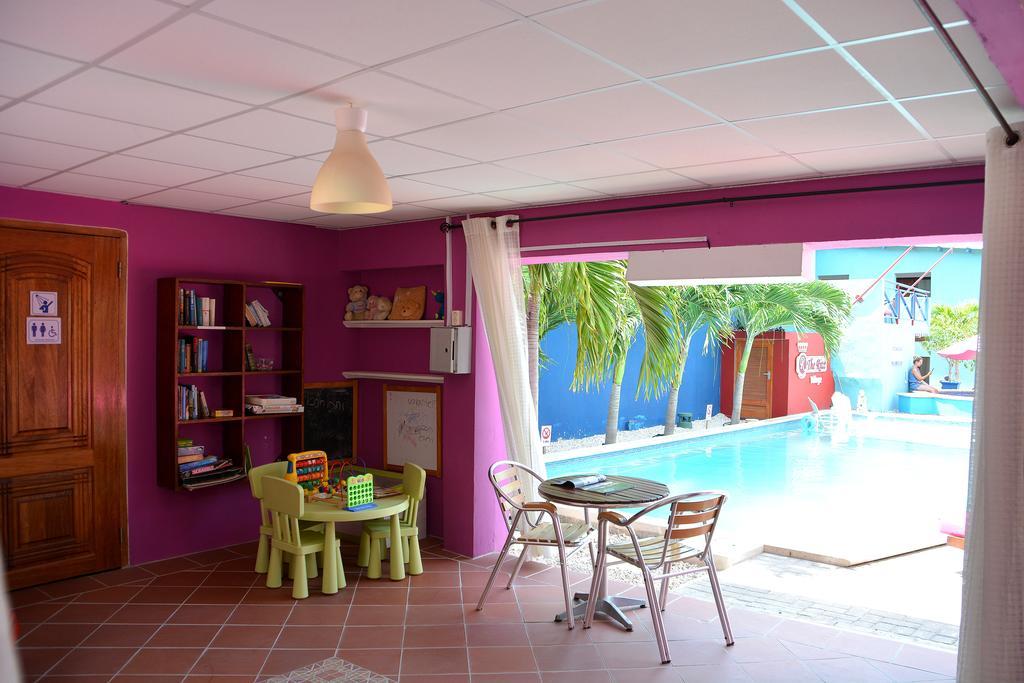 The Ritz Hostel Вилемстад Екстериор снимка