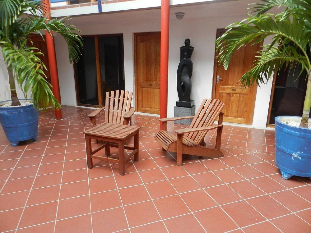 The Ritz Hostel Вилемстад Екстериор снимка