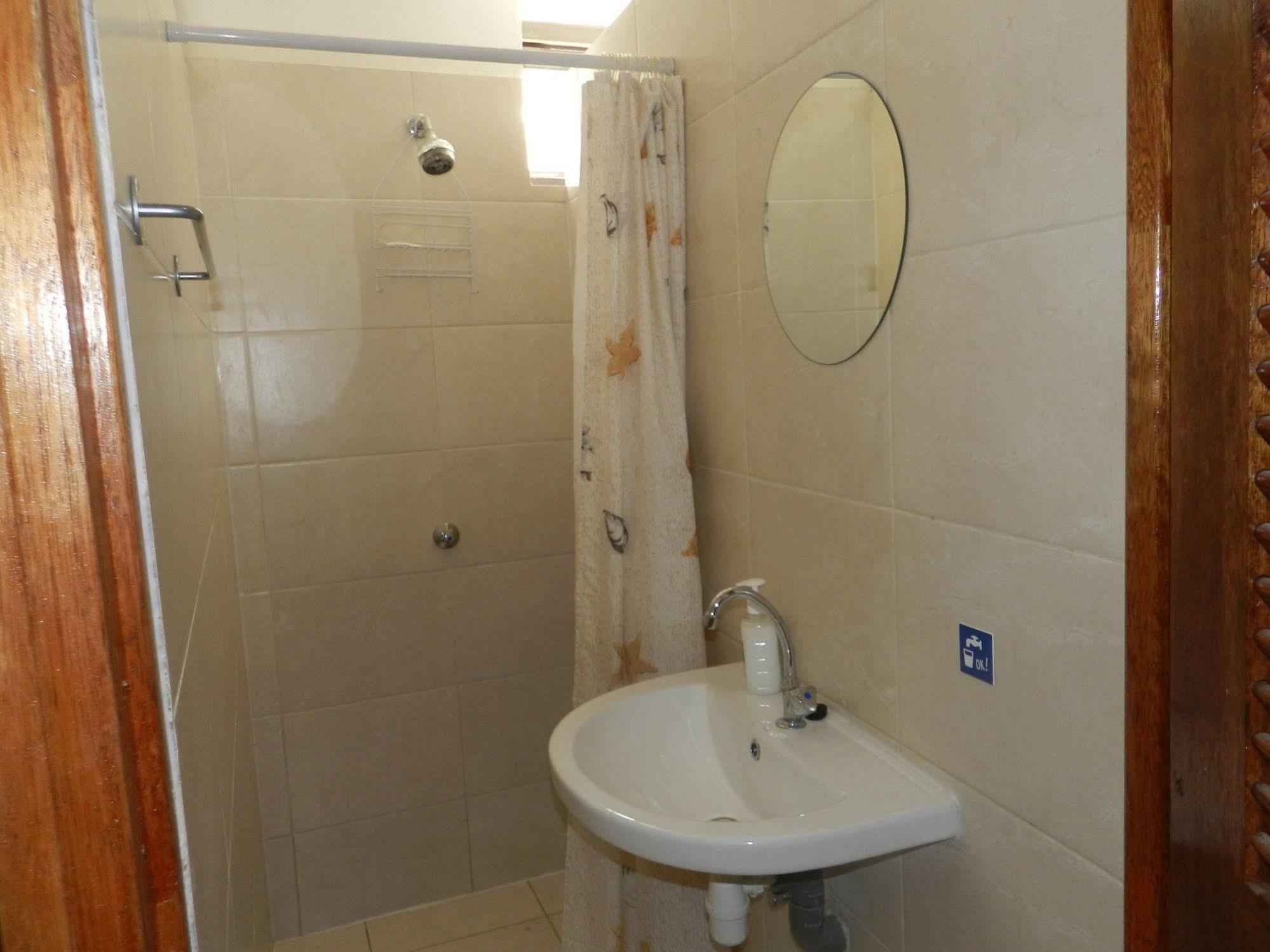The Ritz Hostel Вилемстад Екстериор снимка
