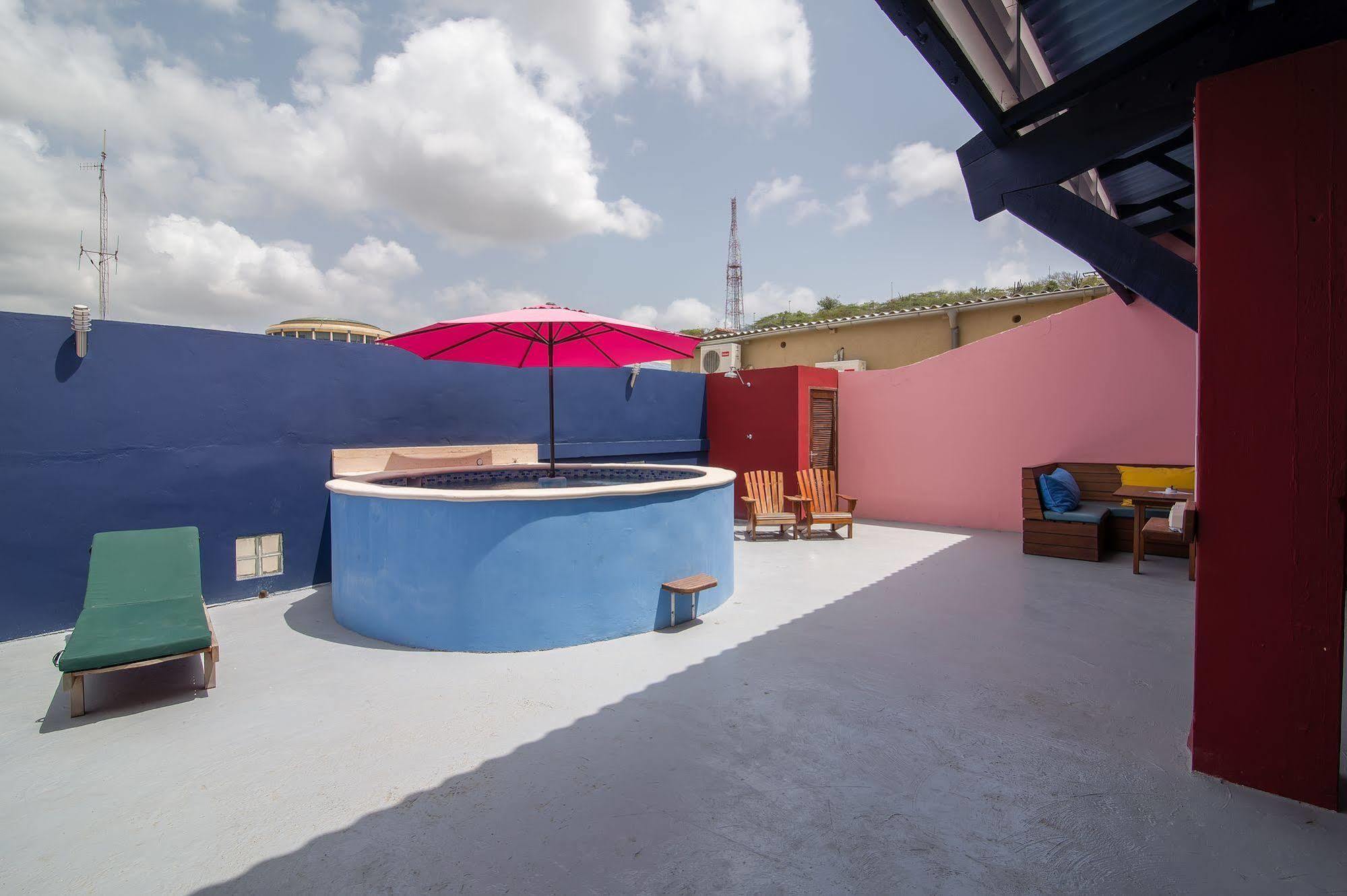 The Ritz Hostel Вилемстад Екстериор снимка